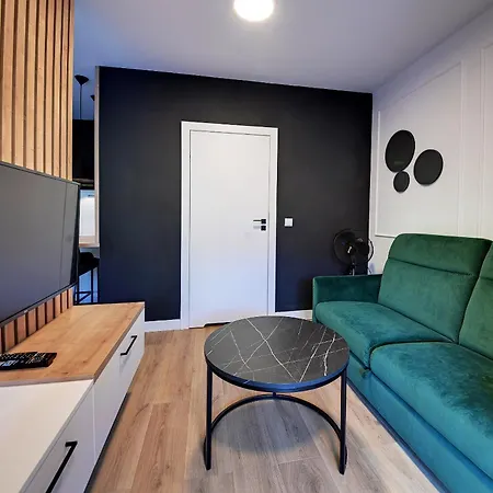 Rentplanet - Dmowskiego شقة